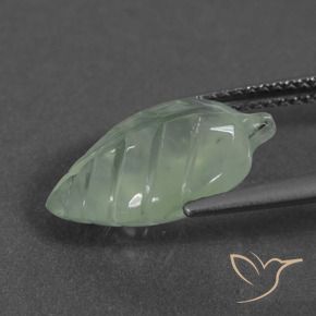6.02カラットの天然薄いイエローグリーンプレナイト、ファンシー、半透明