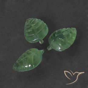 Shop natural 21.38ct ライトグリーン プレナイト gems, ファンシー, from 南アフリカ at GemSelect. In stock, global shipping!