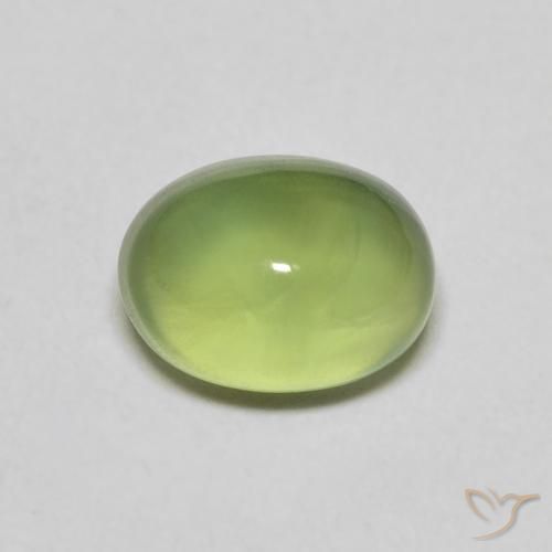 1.40カラットの天然ウォームグリーンプレナイト（7.2×5.4 mm・オーバルカット）