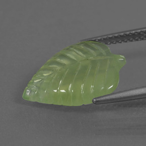 5.27カラットの天然グリーンプレナイト、ファンシーシェイプ、透明