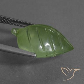8.63カラットの天然ウォームグリーンプレナイト、ファンシー、透明