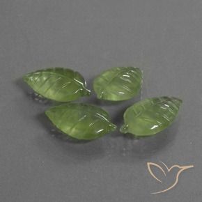Shop natural 34.07ct ペアーグリーン プレナイト gems, ファンシー, from 南アフリカ at GemSelect. In stock, global shipping!