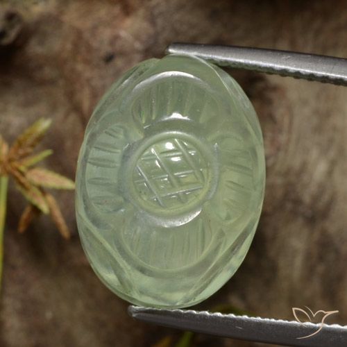 12.99ct 天然 ライトグリーン プレナイト, フラワーカット, 半透明