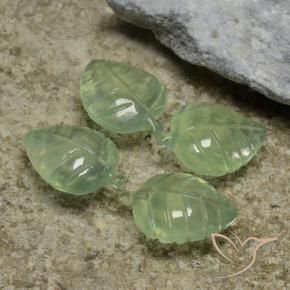 Shop natural 25.87ct 薄いペアーグリーン プレナイト gems, フラワーカット, from 南アフリカ at GemSelect. In stock, global shipping!