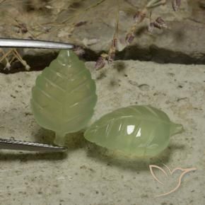 Shop natural 14.13ct 薄いペアーグリーン プレナイト gems, フラワーカット, from 南アフリカ at GemSelect. In stock, global shipping!