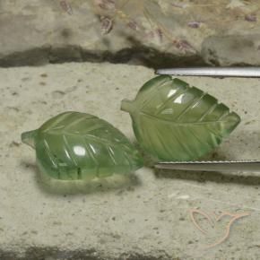 Shop natural 17.42ct ミディアムグリーン プレナイト gems, フラワーカット, from 南アフリカ at GemSelect. In stock, global shipping!