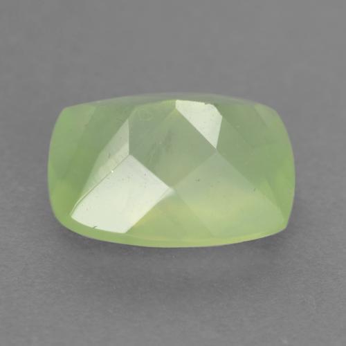 1.50カラットの天然ミディアムグリーンプレナイト（8.1×6 mm・クッションカット）