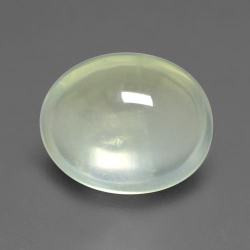 2.50カラットの天然薄いペアーグリーンプレナイト（9.9×8.1 mm・オーバルカット）