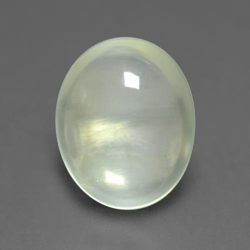 2.50カラットの天然薄いペアーグリーンプレナイト（9.9×8.1 mm・オーバルカット）
