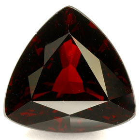 8.18カラットの天然ディープレッドパイロープガーネット（12.2×11.8 mm・トリリアント）
