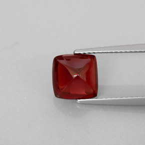 2.98カラットの天然ディープレッドパイロープガーネット（8×8 mm・透明）