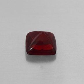 2.40カラットの天然レッドパイロープガーネット（7.4×7.3 mm・透明）