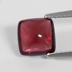 1.99カラットの天然レッドパイロープガーネット（7.2×7.2 mm・透明）