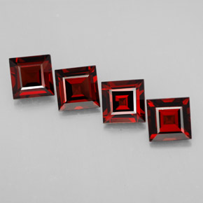 カラットの天然ディープレッドパイロープガーネット（6.1×6.1 mm・四角）