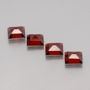 カラットの天然ディープレッドパイロープガーネット（5.9×5.8 mm・四角）