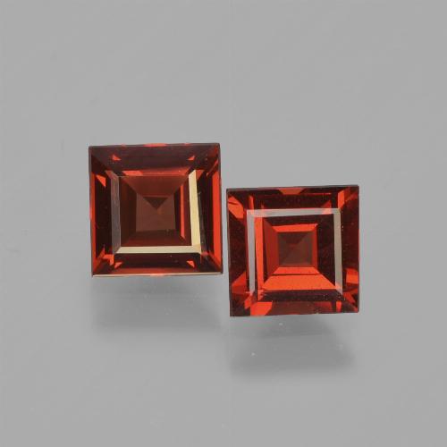 1.47カラットの天然メルローレッドパイロープガーネット（5×5 mm・四角）