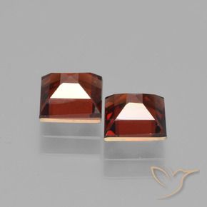 Shop natural 1.76ct ディープレッド パイロープガーネット gems, 四角形, from モザンビーグ at GemSelect. In stock, global shipping!