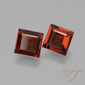 Shop natural 1.45ct ダークレッド パイロープガーネット gems, 四角形, from モザンビーグ at GemSelect. In stock, global shipping!