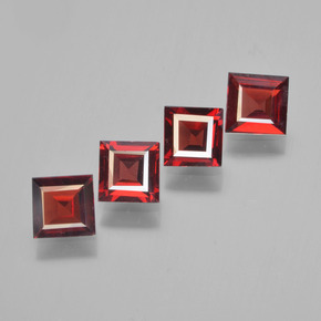 自然派の商品を探す 2.38ct ダークレッド パイロープガーネット 宝石, 四角形, モザンビーグ からGemSelectで. 在庫あり、世界各国へ発送!