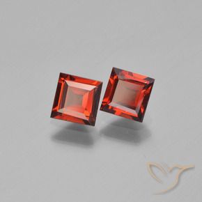 Shop natural 1.51ct 明るい赤 パイロープガーネット gems, 四角形, from モザンビーグ at GemSelect. In stock, global shipping!