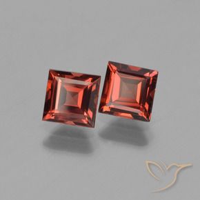 Shop natural 1.46ct ディープレッド パイロープガーネット gems, 四角形, from モザンビーグ at GemSelect. In stock, global shipping!