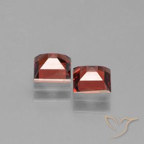 Shop natural 1.46ct ディープレッド パイロープガーネット gems, 四角形, from モザンビーグ at GemSelect. In stock, global shipping!
