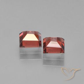 Shop natural 1.57ct ミディアムレッド パイロープガーネット gems, 四角形, from モザンビーグ at GemSelect. In stock, global shipping!