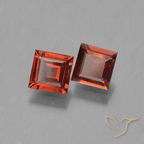 Shop natural 1.35ct ディープレッド パイロープガーネット gems, 四角形, from モザンビーグ at GemSelect. In stock, global shipping!