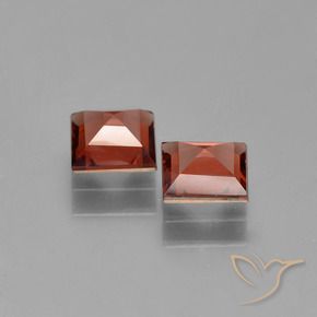 Shop natural 1.35ct ディープレッド パイロープガーネット gems, 四角形, from モザンビーグ at GemSelect. In stock, global shipping!