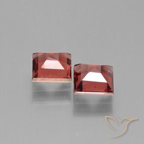 Shop natural 1.60ct ディープレッド パイロープガーネット gems, 四角形, from モザンビーグ at GemSelect. In stock, global shipping!