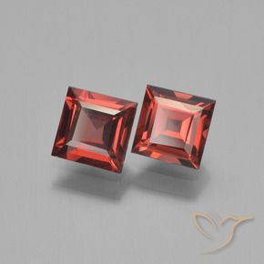 Shop natural 1.51ct ディープレッド パイロープガーネット gems, 四角形, from モザンビーグ at GemSelect. In stock, global shipping!