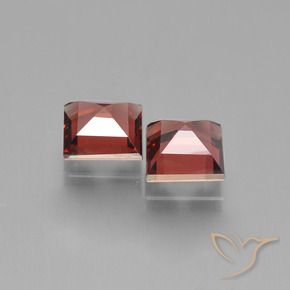Shop natural 1.51ct ディープレッド パイロープガーネット gems, 四角形, from モザンビーグ at GemSelect. In stock, global shipping!
