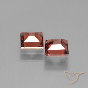 Shop natural 1.41ct ミディアムレッド パイロープガーネット gems, 四角形, from モザンビーグ at GemSelect. In stock, global shipping!