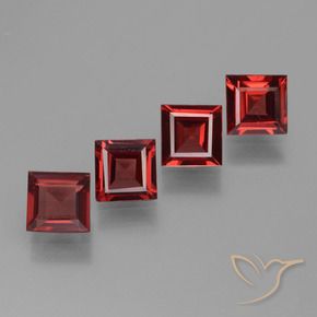 Shop natural 2.52ct 濃いブラッドレッド パイロープガーネット gems, 四角形, from モザンビーグ at GemSelect. In stock, global shipping!