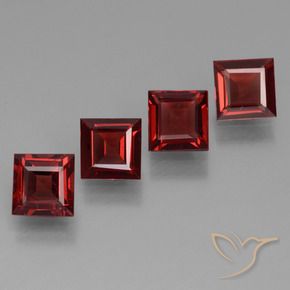 Shop natural 2.46ct 濃いブラッドレッド パイロープガーネット gems, 四角形, from モザンビーグ at GemSelect. In stock, global shipping!