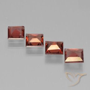 Shop natural 2.21ct スカーレットレッド パイロープガーネット gems, 四角形, from モザンビーグ at GemSelect. In stock, global shipping!