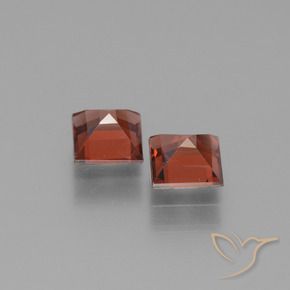Shop natural 1.64ct ミディアムレッド パイロープガーネット gems, 四角形, from モザンビーグ at GemSelect. In stock, global shipping!