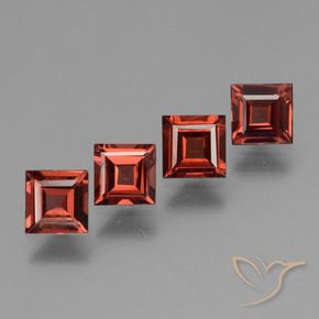 Shop natural 2.71ct スカーレットレッド パイロープガーネット gems, 四角形, from モザンビーグ at GemSelect. In stock, global shipping!