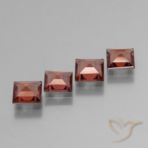 Shop natural 2.46ct ブリックレッド パイロープガーネット gems, 四角形, from モザンビーグ at GemSelect. In stock, global shipping!