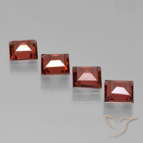 Shop natural 2.45ct ミディアムレッド パイロープガーネット gems, 四角形, from モザンビーグ at GemSelect. In stock, global shipping!