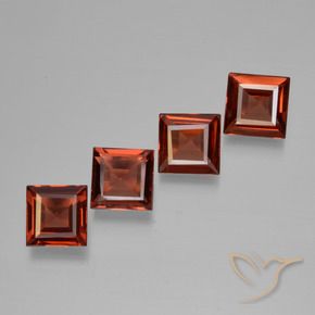 Shop natural 2.62ct スカーレットレッド パイロープガーネット gems, 四角形, from モザンビーグ at GemSelect. In stock, global shipping!