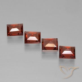 Shop natural 2.62ct スカーレットレッド パイロープガーネット gems, 四角形, from モザンビーグ at GemSelect. In stock, global shipping!