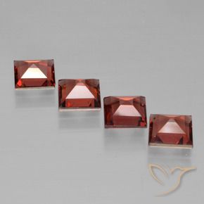 Shop natural 2.71ct ディープレッド パイロープガーネット gems, 四角形, from モザンビーグ at GemSelect. In stock, global shipping!