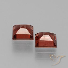 Shop natural 1.55ct ディープレッド パイロープガーネット gems, 四角形, from モザンビーグ at GemSelect. In stock, global shipping!