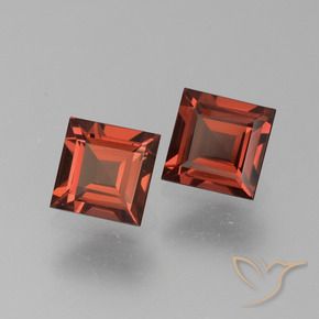Shop natural 1.47ct ミディアムレッド パイロープガーネット gems, 四角形, from モザンビーグ at GemSelect. In stock, global shipping!