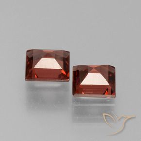 Shop natural 1.47ct ブリックレッド パイロープガーネット gems, 四角形, from モザンビーグ at GemSelect. In stock, global shipping!