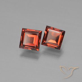 Shop natural 1.43ct スカーレットレッド パイロープガーネット gems, 四角形, from モザンビーグ at GemSelect. In stock, global shipping!