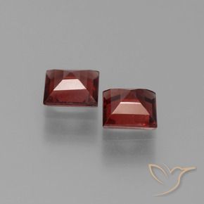 Shop natural 1.33ct ディープレッド パイロープガーネット gems, 四角形, from モザンビーグ at GemSelect. In stock, global shipping!