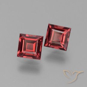 Shop natural 1.50ct 濃いレッドワイン パイロープガーネット gems, 四角形, from モザンビーグ at GemSelect. In stock, global shipping!