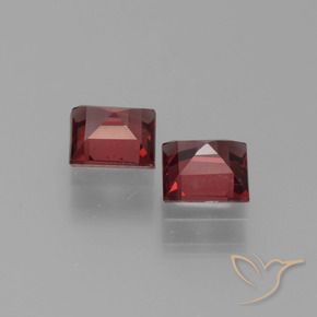 Shop natural 1.44ct ダークレッド パイロープガーネット gems, 四角形, from モザンビーグ at GemSelect. In stock, global shipping!